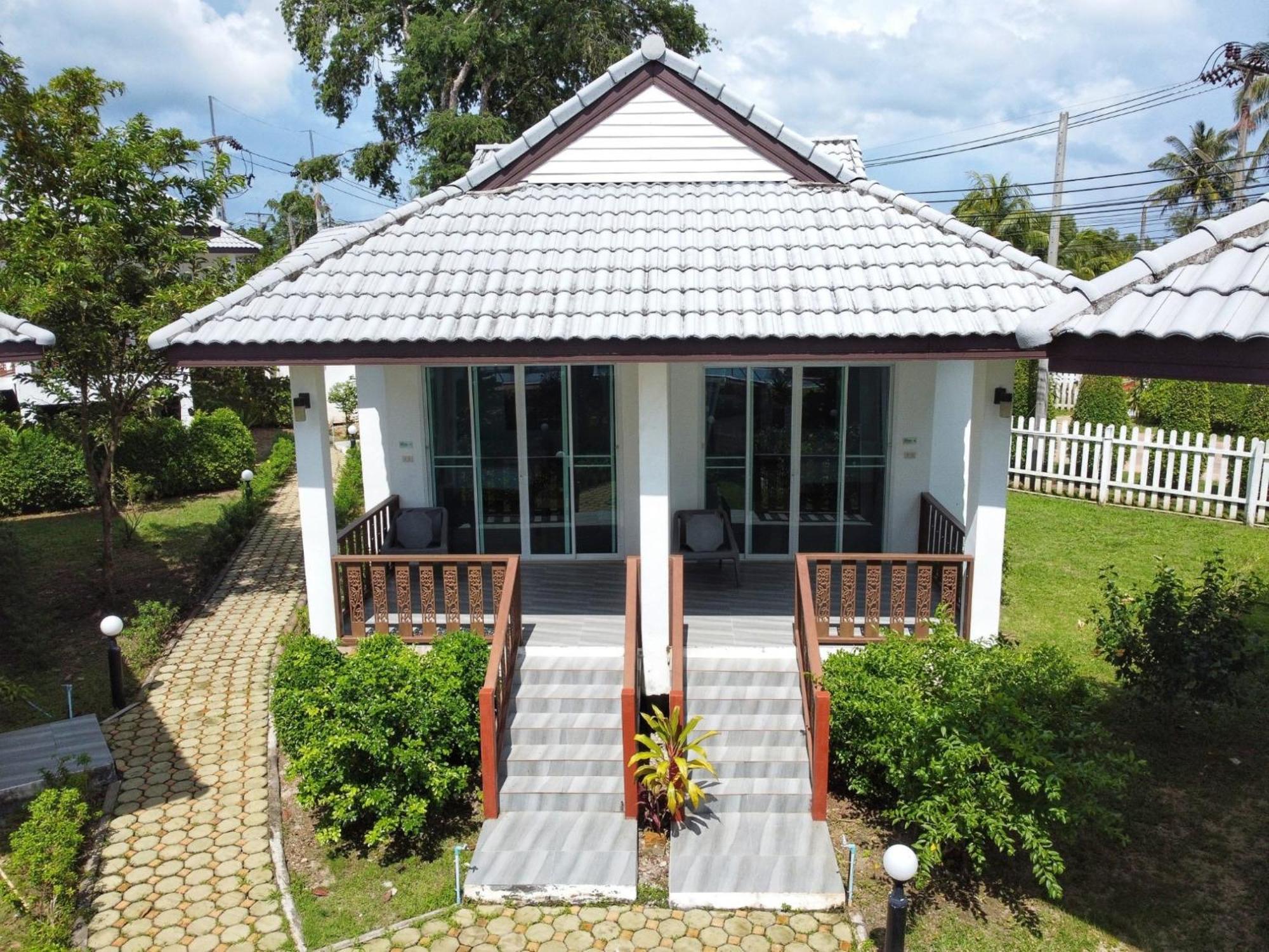 Horizon Beach Resort Koh Jum Exterior photo
