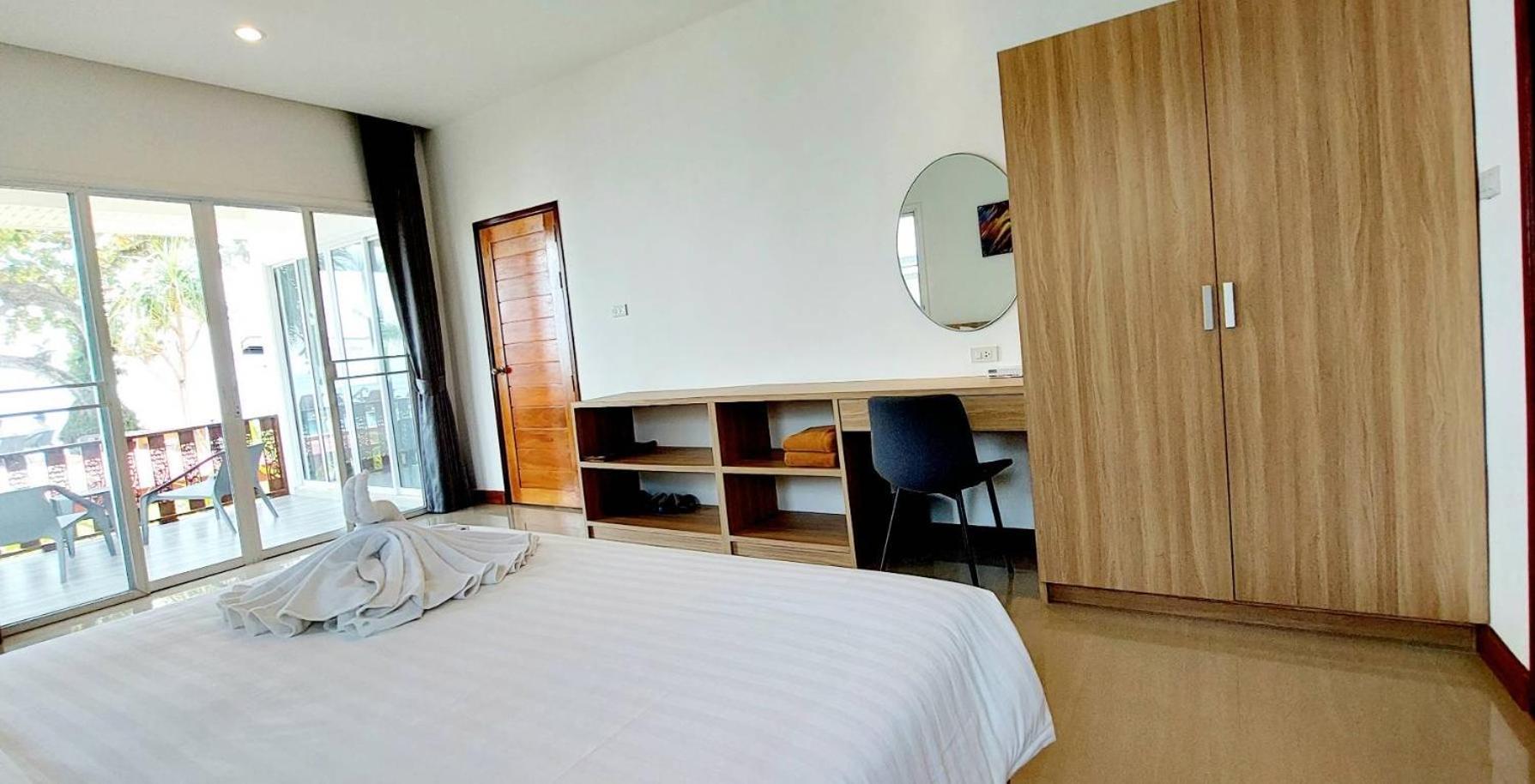 Horizon Beach Resort Koh Jum Exterior photo