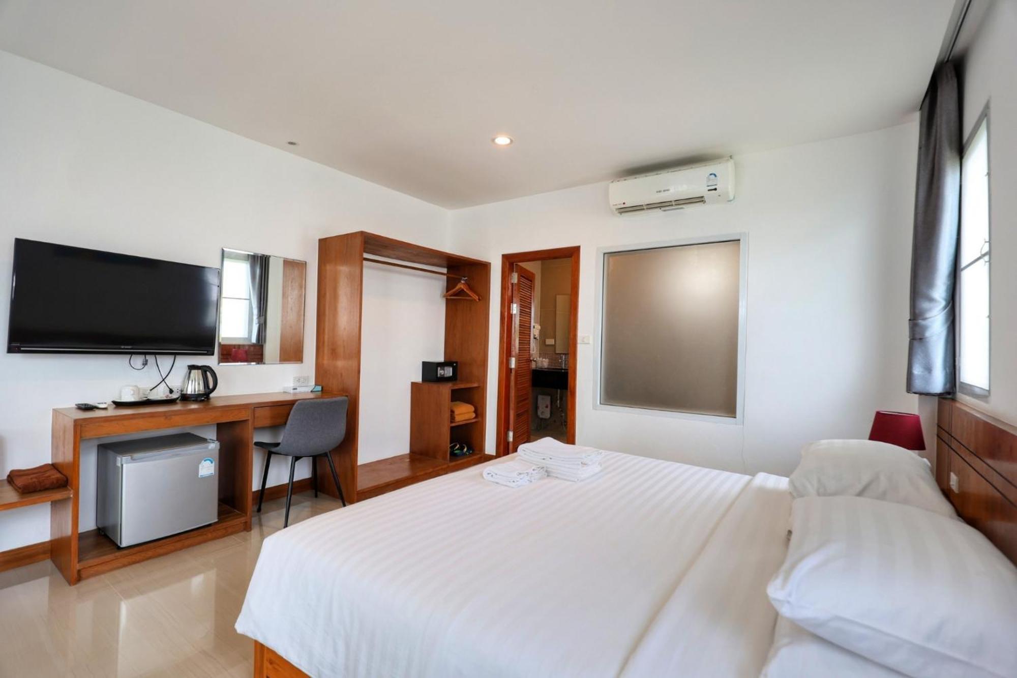 Horizon Beach Resort Koh Jum Exterior photo